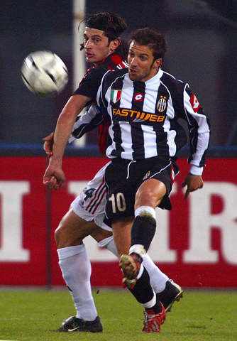 东契奇19分＆詹姆斯10分，湖人半场落后7分