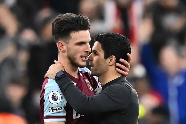 斯图加特的恩达夫在伤愈后重拾状态：逆境中的前锋之路