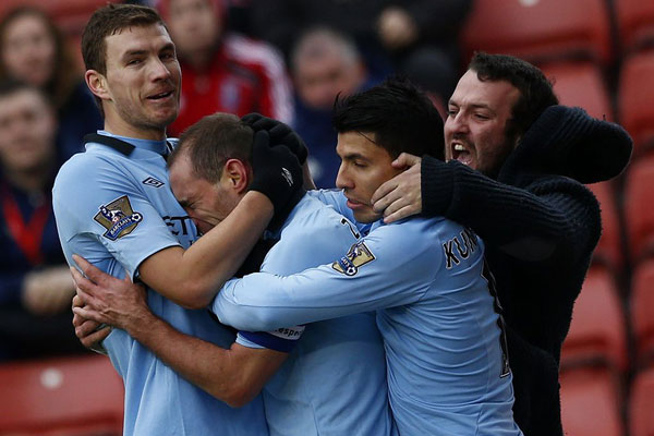 费迪南德：阿森纳不需要埃泽，当然他也可以提升板凳深度