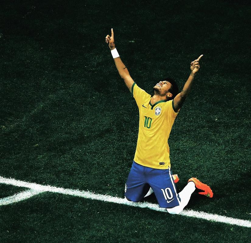 弗兰克·桑切斯与小理查德·托雷斯将进行重量级拳王资格赛，双方已达成协议，但进展缓慢。